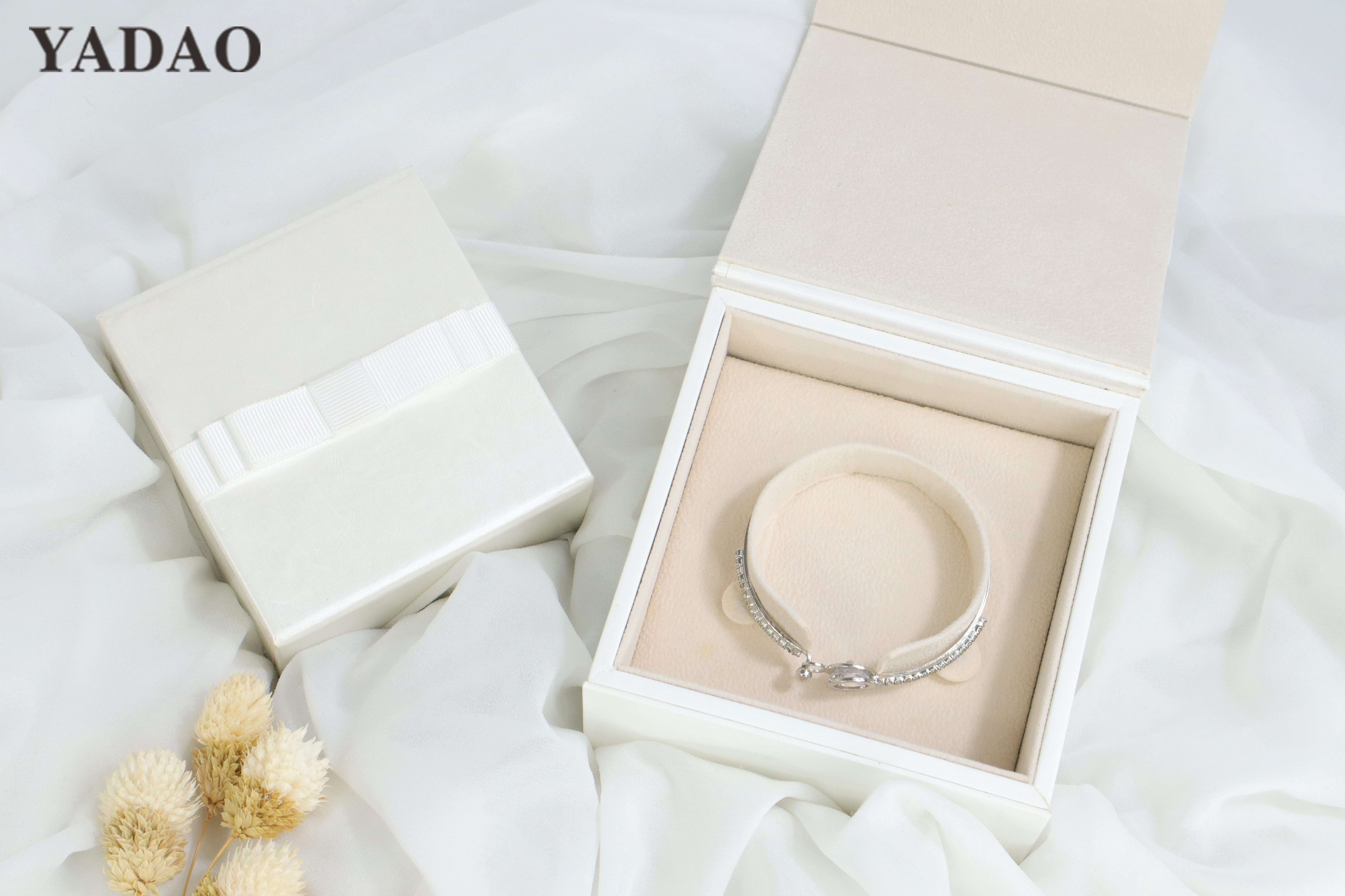 2024 New style design jewelry box white bow magnet jewelry box set Beauty design jewelry package retailer