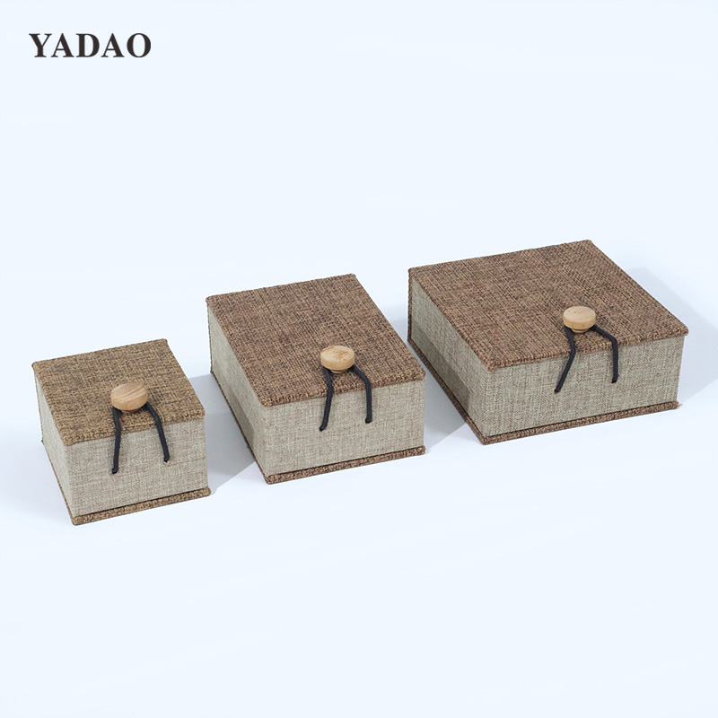 Brown elastic cord fabric flip jewel boxes Retro style aesthetics China yadao high-end jewelry box supplier