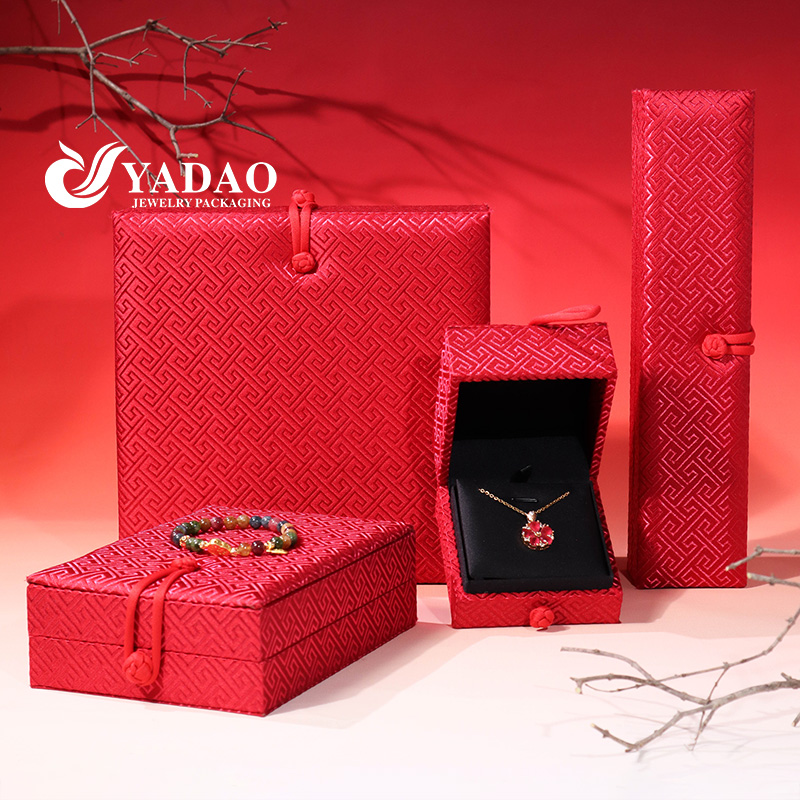 Kotak Sutra Tekstur Bunga Tradisional Perhiasan Emas Tradisional