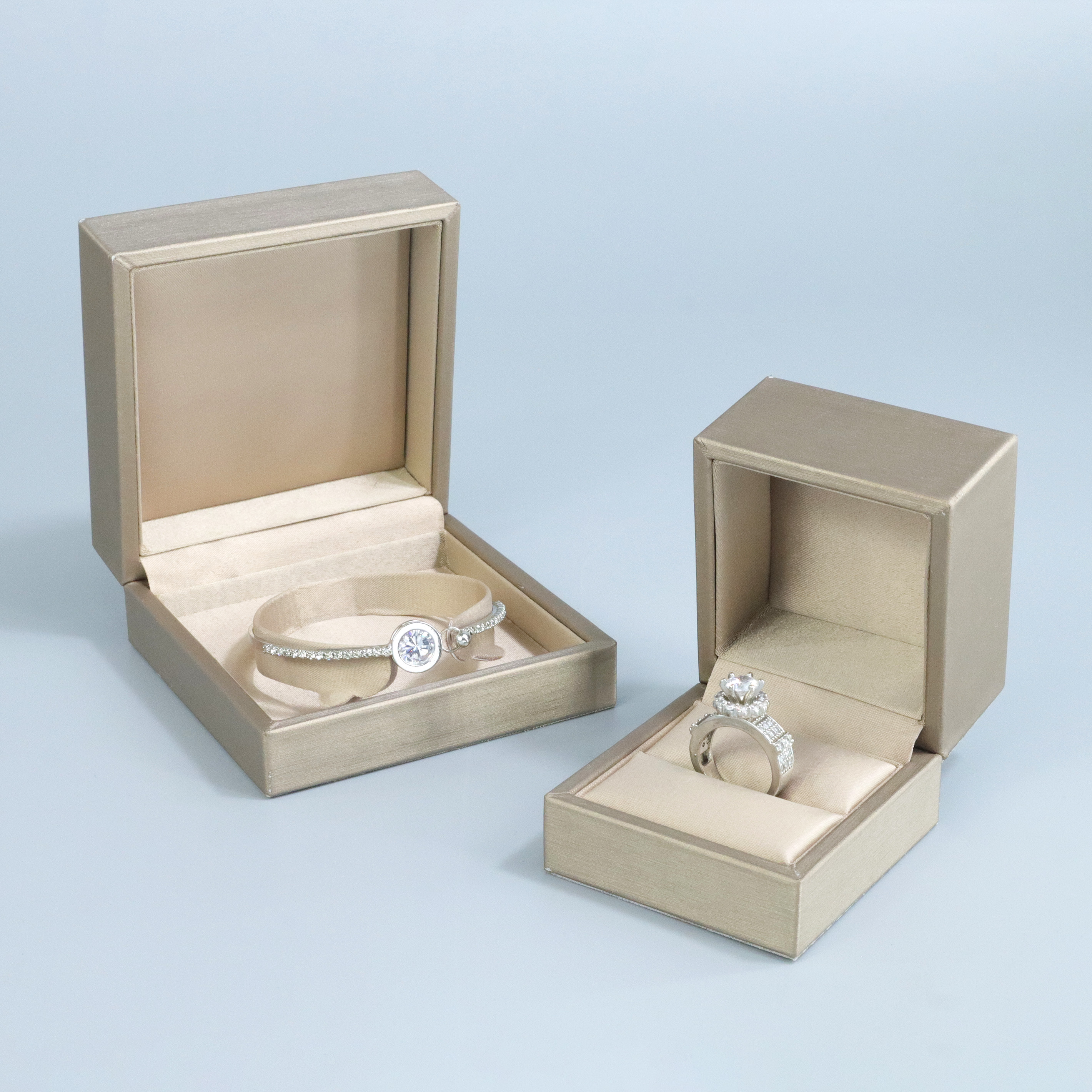 YADAO Custom 2026 New Luxury Champagne Pu Leather Jewelry Box Gift Packaging Lining Velvet Ring Pendant Bangle Earring Bracelet
