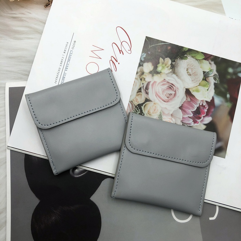 マグネットクロージャー付きレザーレットポーチ