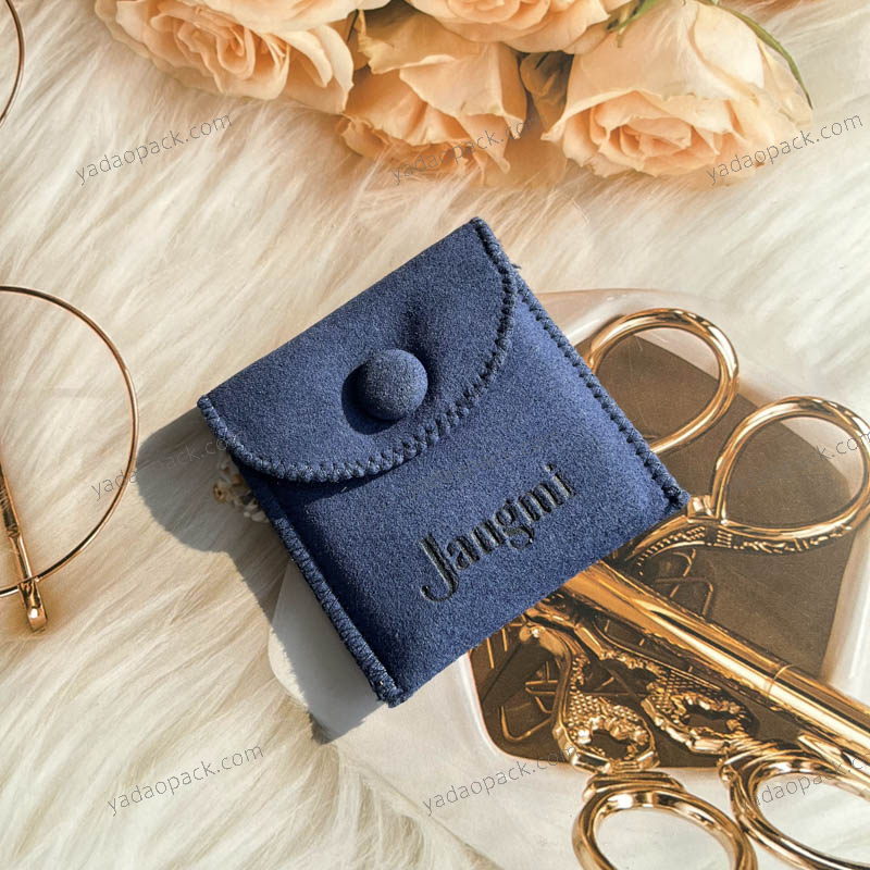 スナップ留めの正方形のロイヤルブルーマイクロファイバー