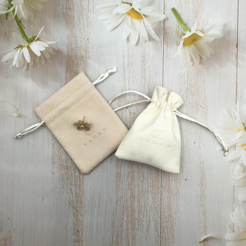 Yaodao 8*8cmの新しい素敵なジュエリーメーラーポーチマイクロファイバージュエリーパッケージバッグカスタムロゴ付き