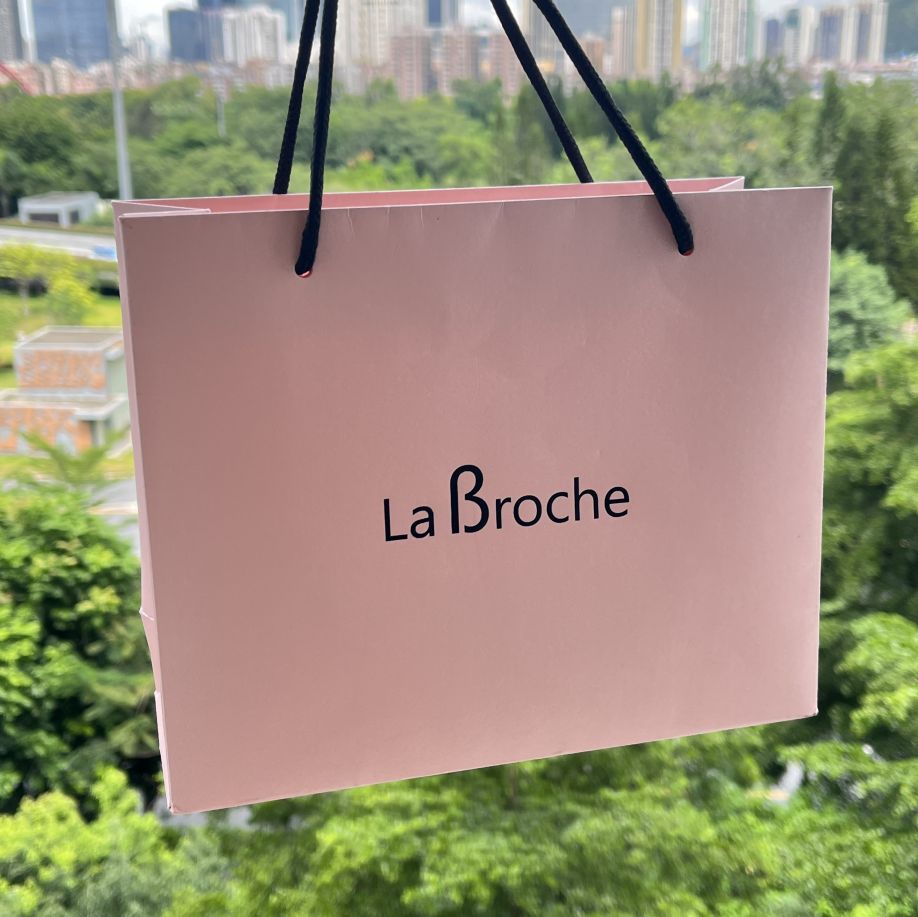 Χάρτινη τσάντα για τα χείλη με μαύρη βαμβακερή λαβή