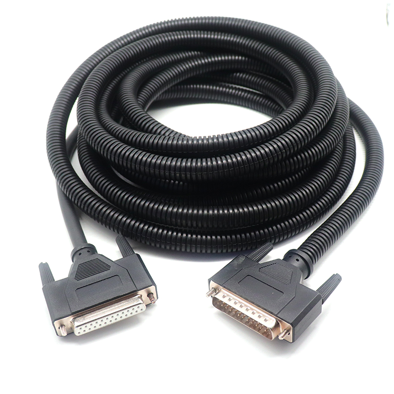 China Aangepaste RS-422 DB25 Pin Male naar Female seriële verlengkabel met kunststof ribbelbuis fabrikant
