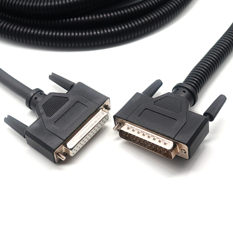 China Aangepaste RS-422 DB25 Pin Male naar Female seriële verlengkabel met kunststof ribbelbuis fabrikant