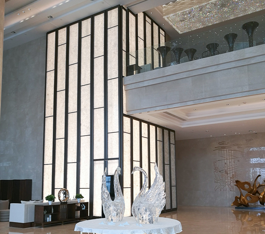 WHITE QUARTZ WALL CASE