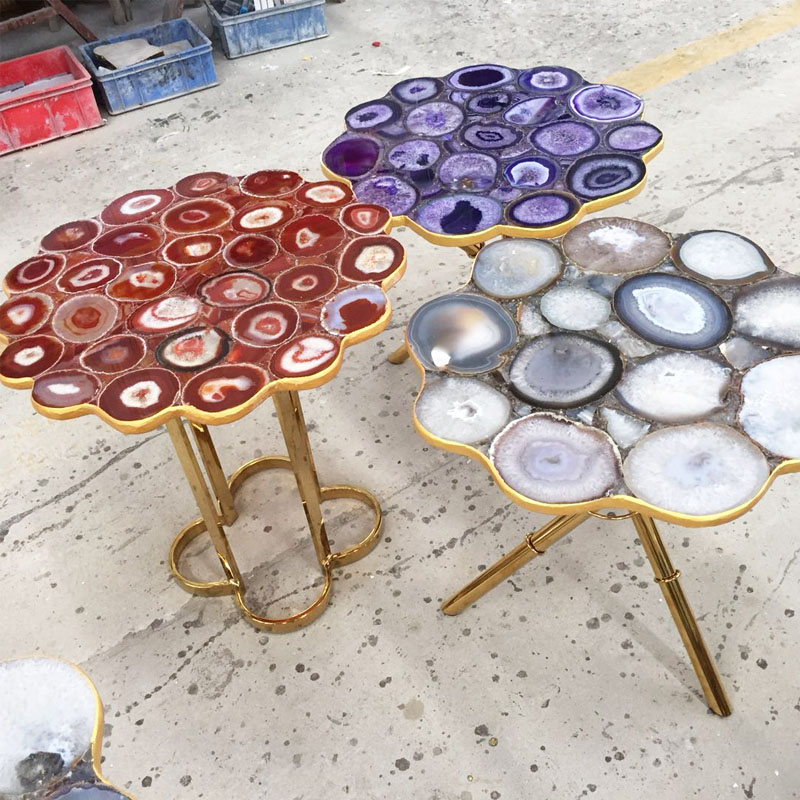 طاولة من حجر العقيق الطبيعي | أثاث من الأحجار شبه الكريمة