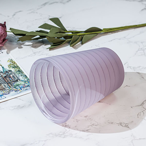 https://www.candleholderswholesale.com/product/iridescent-candle-jar-supply-8oz.html