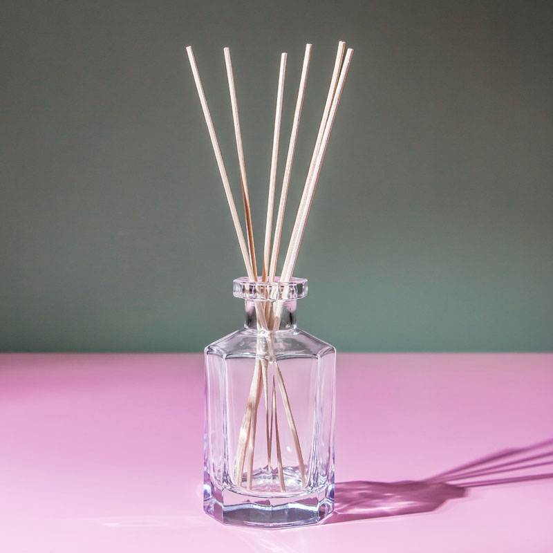 Bouteille de diffuseur en verre rechargeable octangle vide de 5,3 oz avec des bâtons de fibre en vente