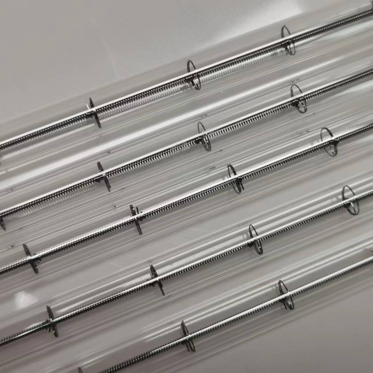 2000 واط 240 فولت الكوارتز جلد الثعبان الببغاء التدفئة الأشعة تحت الحمراء مصباح الأشعة تحت الحمراء للكلاب