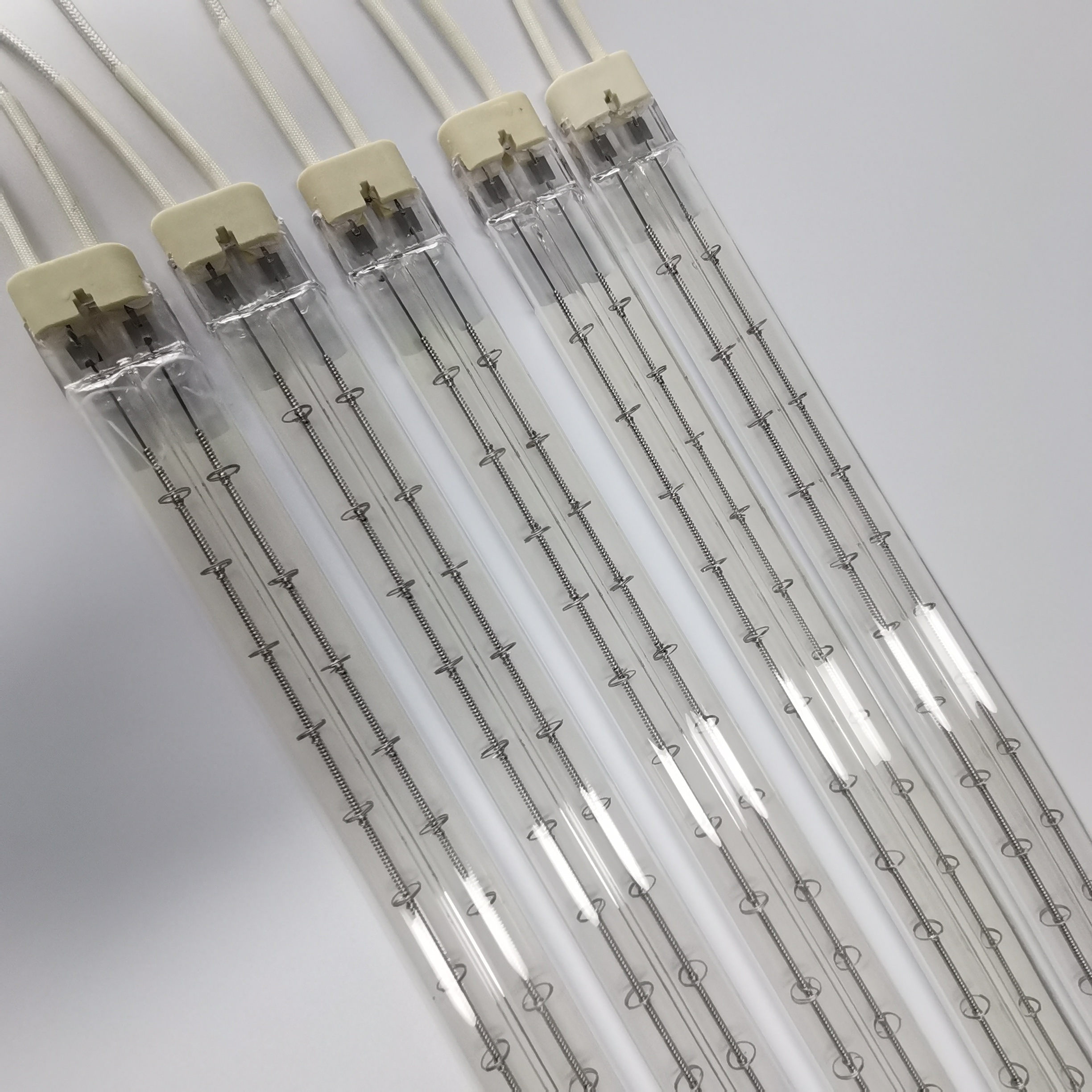 موجة قصيرة فيلم حليبي أنبوب التدفئة بالأشعة تحت الحمراء الهالوجين سلك التنغستن ثقب مزدوج مصباح الأشعة تحت الحمراء لتجفيف الطلاء