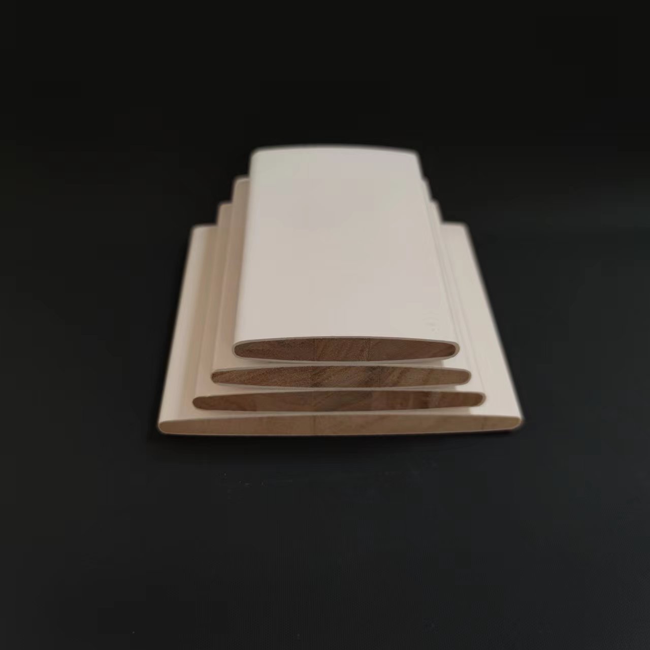 Horizontale lamellenluik in China, Horizontale lamellenluiken verkrijgbaar in verschillende maten-x-1. Materail: Paulownia-hout / Basswood / Populierenhout;2. Louvre-maat: 47 mm mm / 63 mm / 76 mm / 89 mm/114 mm;3.Stile: vierkante stijl, Astragal-sti