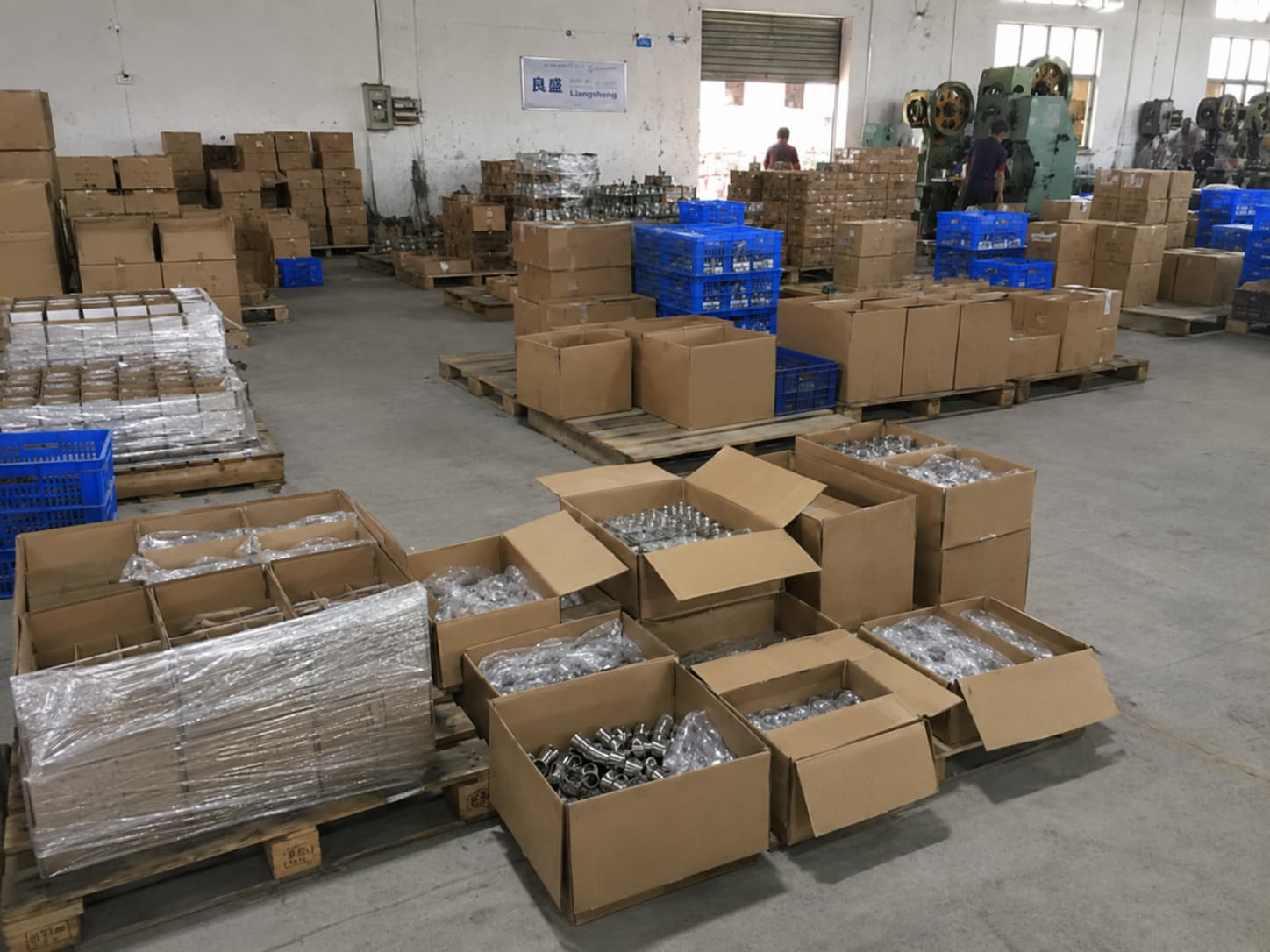 Bulk production, packaging and warehouse storage of stainless steel jiggers for wholesale barware orders