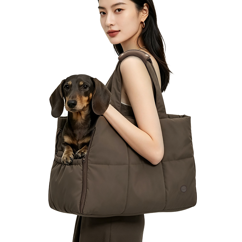 厂家直销Doglemi 多功能豪华风格宠物吊带包宠物配件豪华宠物提包户外使用