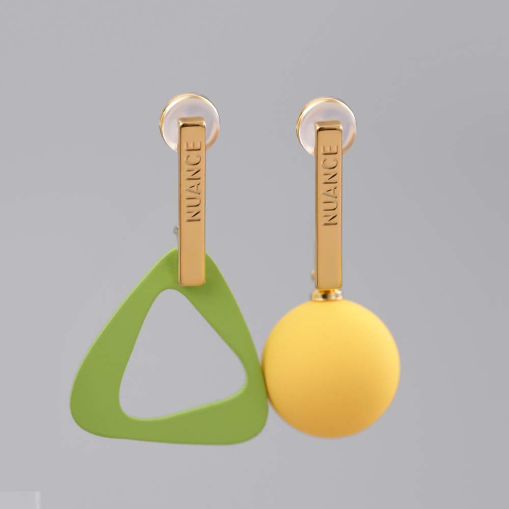 Gioielli da donna Orecchini a bottone con gioielli dipinti a mano.