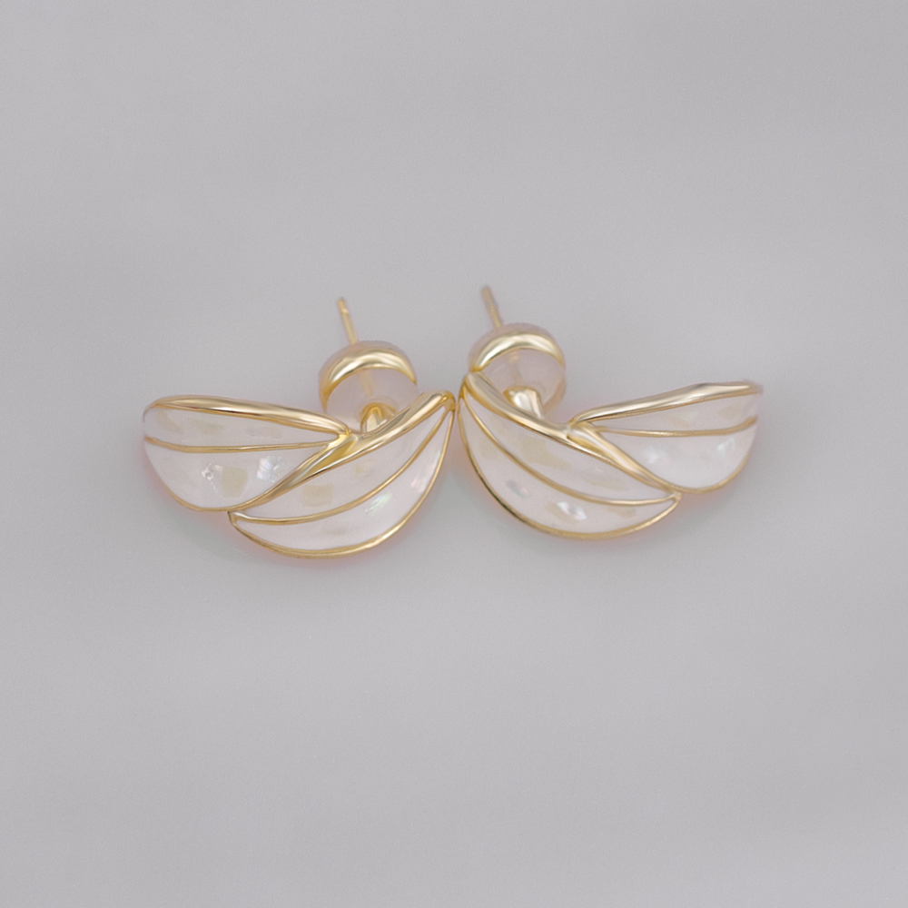 Resin Gold Plated Brass Leaves Shaped Stud Earring.