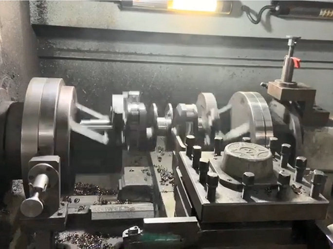 Hurricane Factory - Lathe VW Forged Crankshafts Machinig Progress