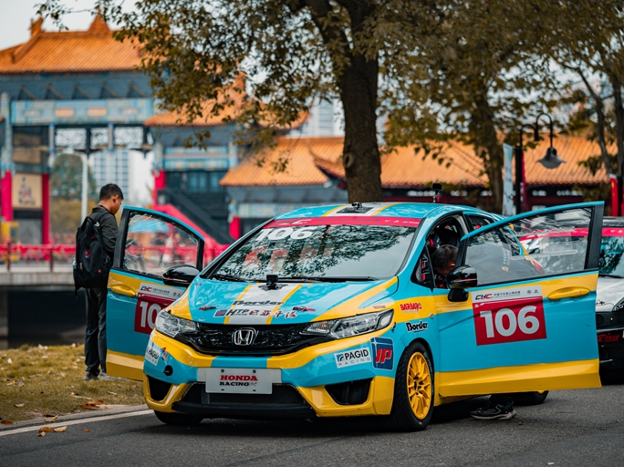 Nos produits sur les voitures de course
