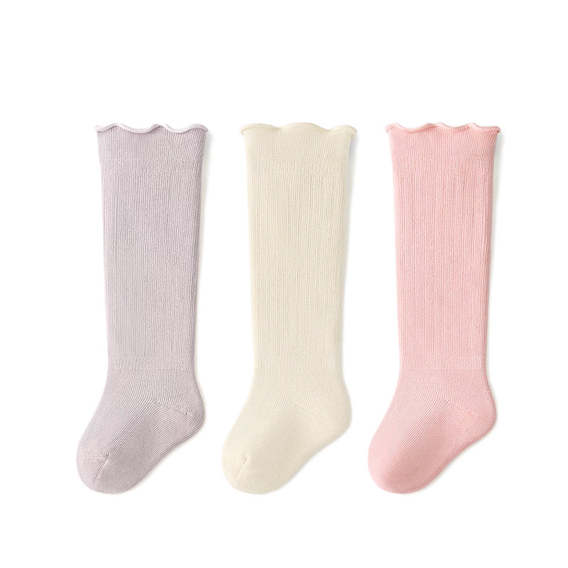 Chine Chaussettes hautes en coton biologique pour bébé, chaussettes au dessus du genou, semelle antidérapante, chaudes pour nouveau-né, vente en gros directe d'usine fabricant