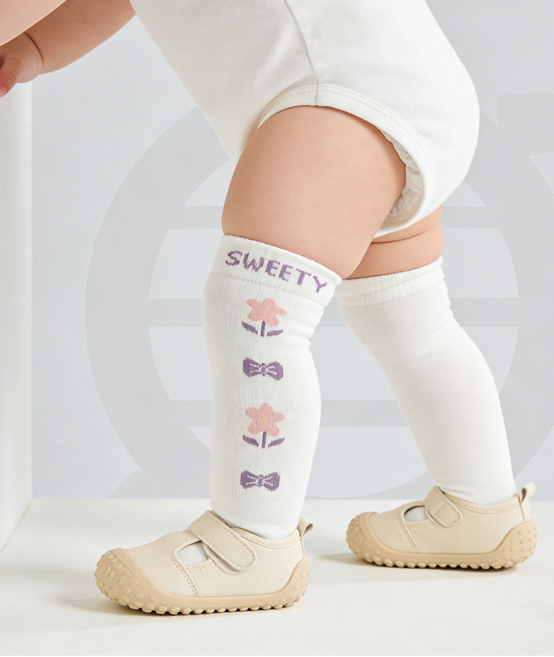 Fast delivery cartoon baby socks factory