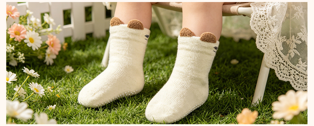 Custom logo children’s floor socks low MOQ in china