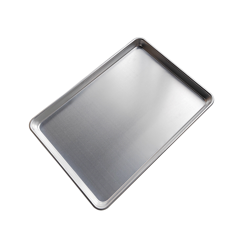 Bandeja de aluminio de tamaño medio con borde de alambre