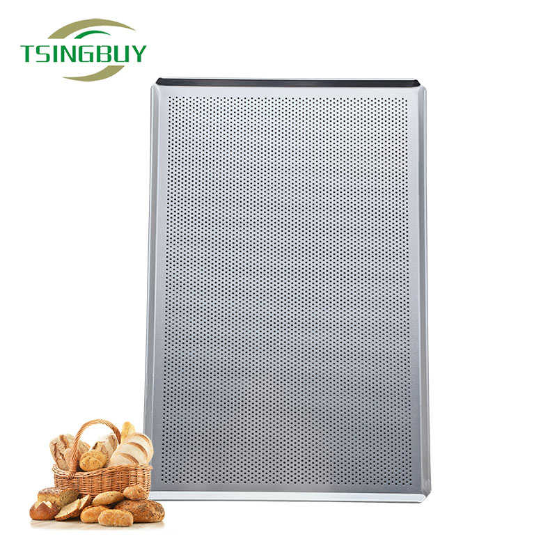 Plaque de cuisson perforée en aluminium avec coins coupés