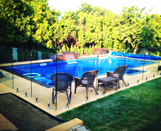 12mm frameless glass pool fencing