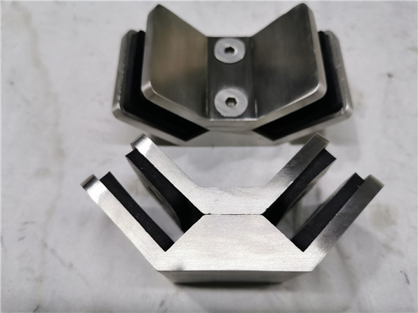 90 Grad quadratischer rahmenloser Glasklemmverbinder