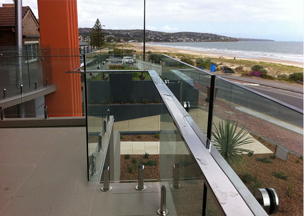 900 1500mm spigot glass railing