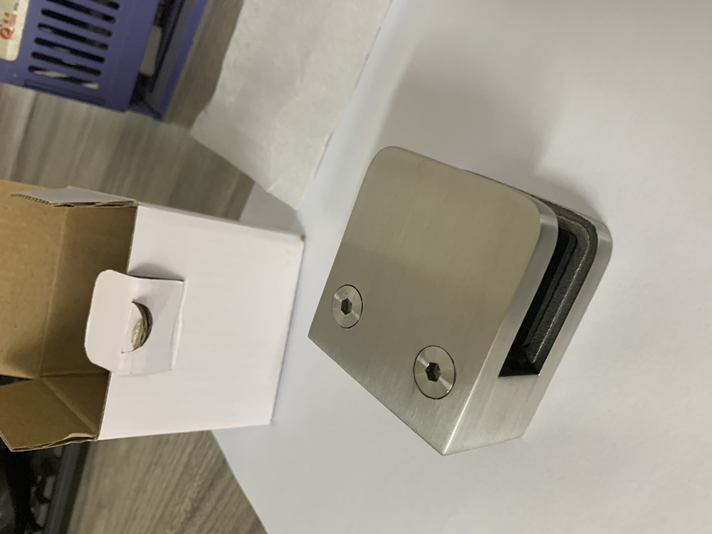 Abrazadera para vidrio de acero inoxidable AISI 316 para pasamanos de barandilla de vidrio