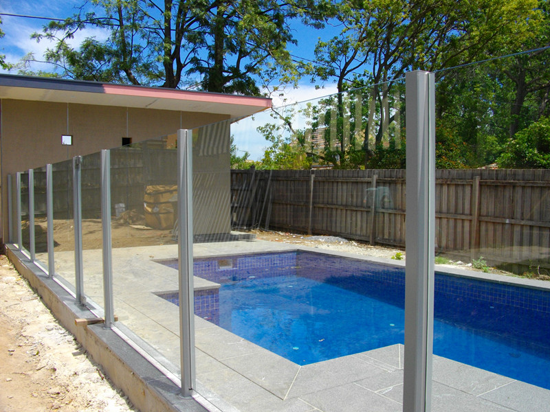 Aluminum post for 8 12mm glass