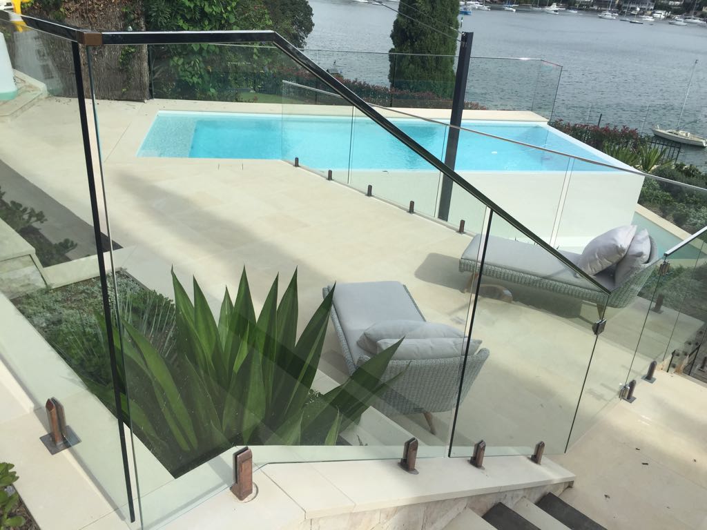 Australian Standard in acciaio inox corrimano Cap design di ringhiera di vetro all\'aperto