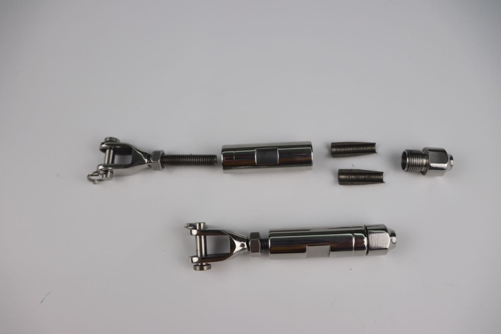 Raccordo per cavo Swegless con bloccaggio automatico T803 per balaustra