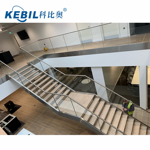 شرفة الزجاج حديدي تصاميم الفولاذ المقاوم للصدأ غطاء الدرابزين مع إدراج المطاط