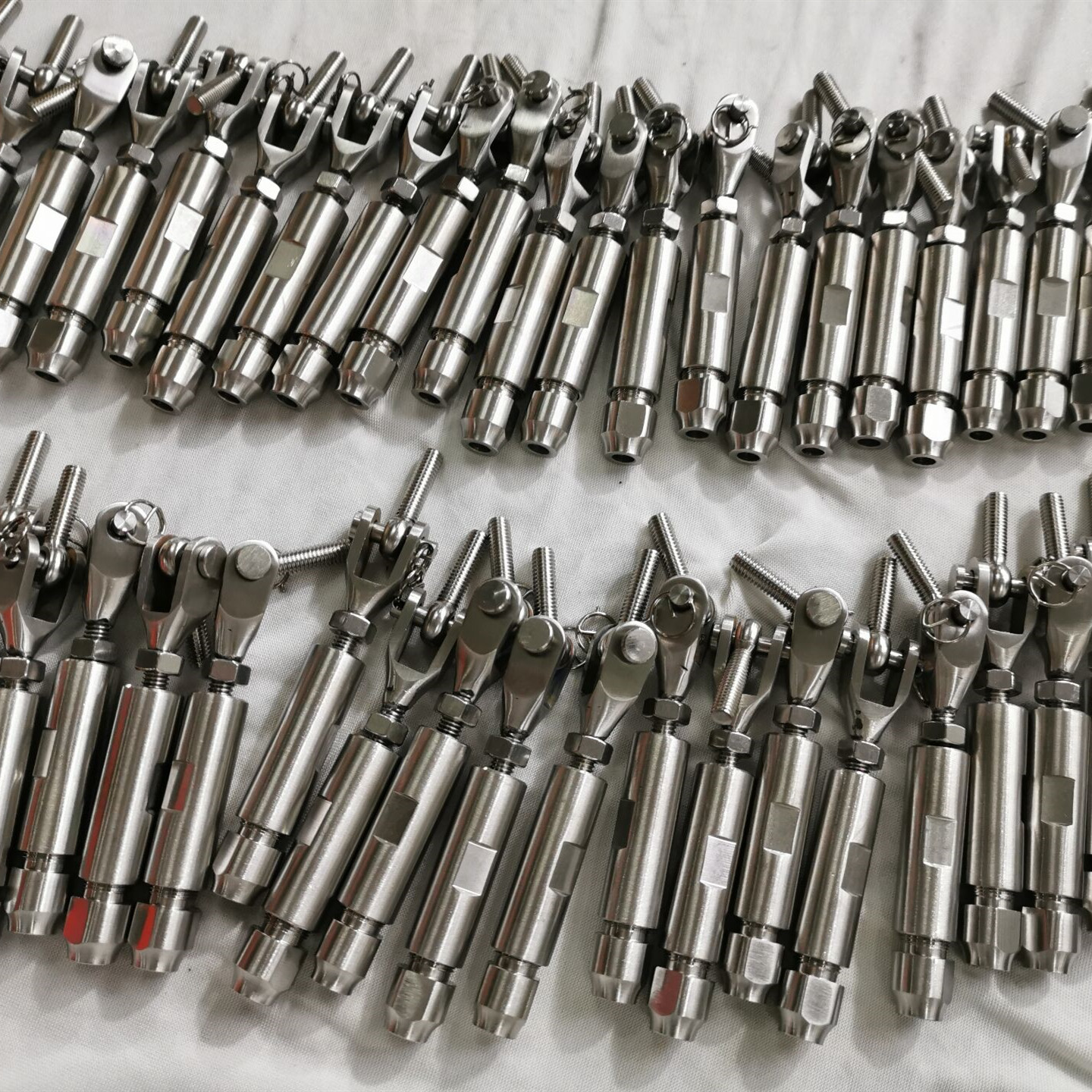 Balustrady kablowe Okucia balustradowe ze stali nierdzewnej