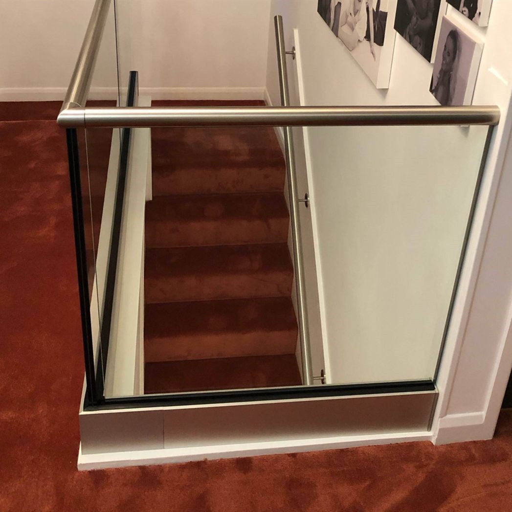 Κίνα Κατασκευή γυάλινο κιγκλίδωμα 6063 κανάλια αλουμινίου U