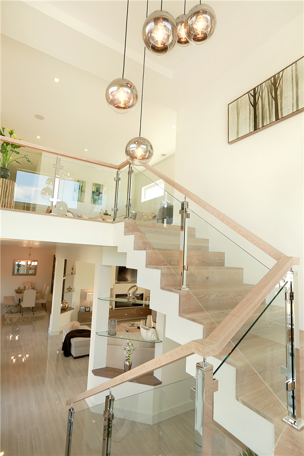 الصين الصانع توريد الفولاذ المقاوم للصدأ الإطار الزجاج درابزين الزجاج حديدي