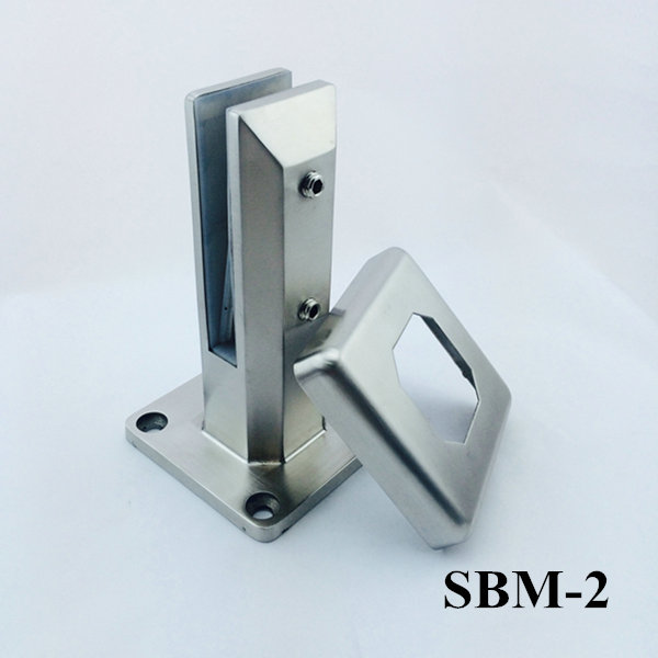 Frameless glass fence baseplate cannula pool