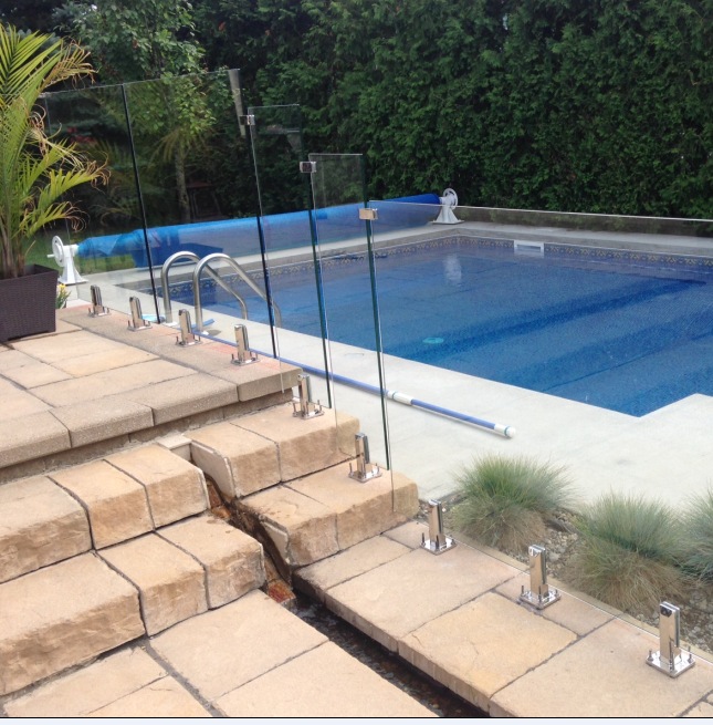 Hoogwaardige roestvrijstalen 180 graden glasklemmen Glazen relingklemmen