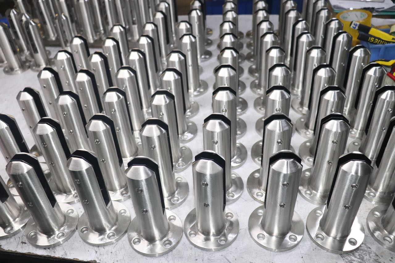 Low Price Wholesale Stainless Steel Duplex 2205 Deck Mounted Glass Spigot