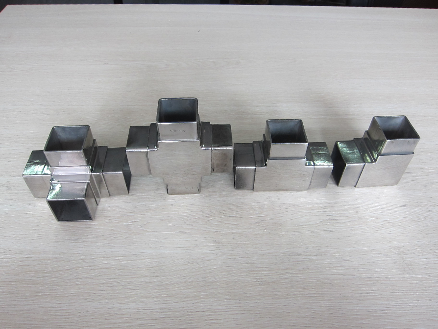 Modern design stainless steel tube connector for railing