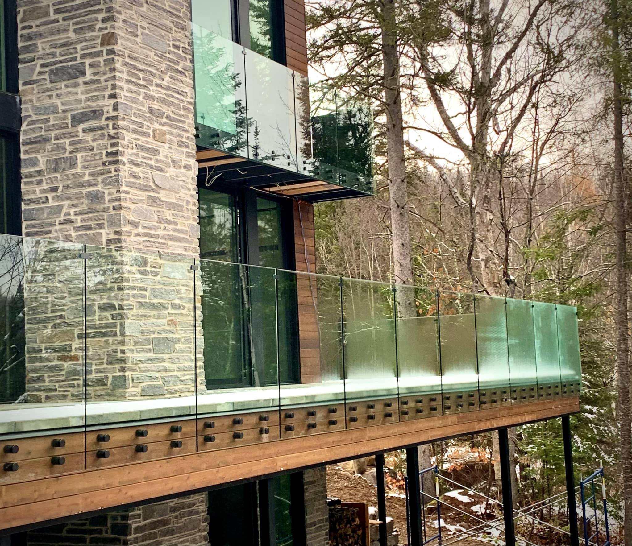 Neues Design Glasgeländer Edelstahl Wandhalterung Runder quadratischer verstellbarer Glasabstand