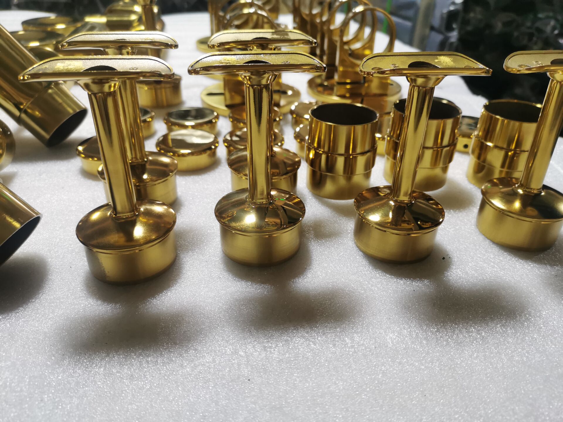 Balustrade en verre en acier inoxydable finition en or poli