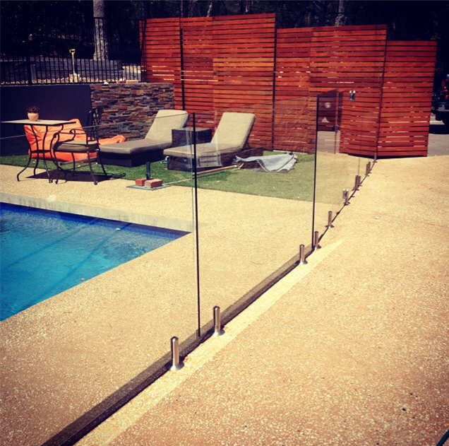 Round base plate stainless steel spigot for frameless glass fence