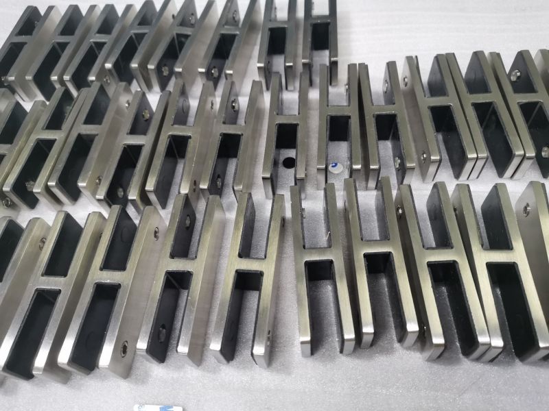 Stainless steel 180 degree glass clip for frameless glass railing