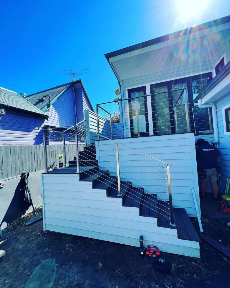 Pionowe zestawy kablowe ze stali nierdzewnej do szyn schodów i balkonów