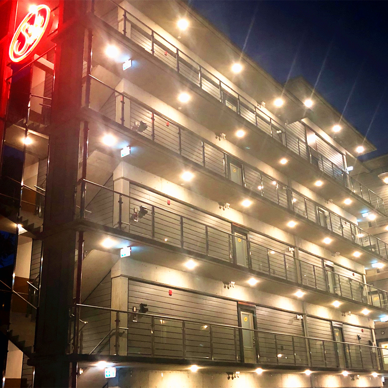 ringhiera del balcone in vetro con palo quadrato in acciaio inossidabile