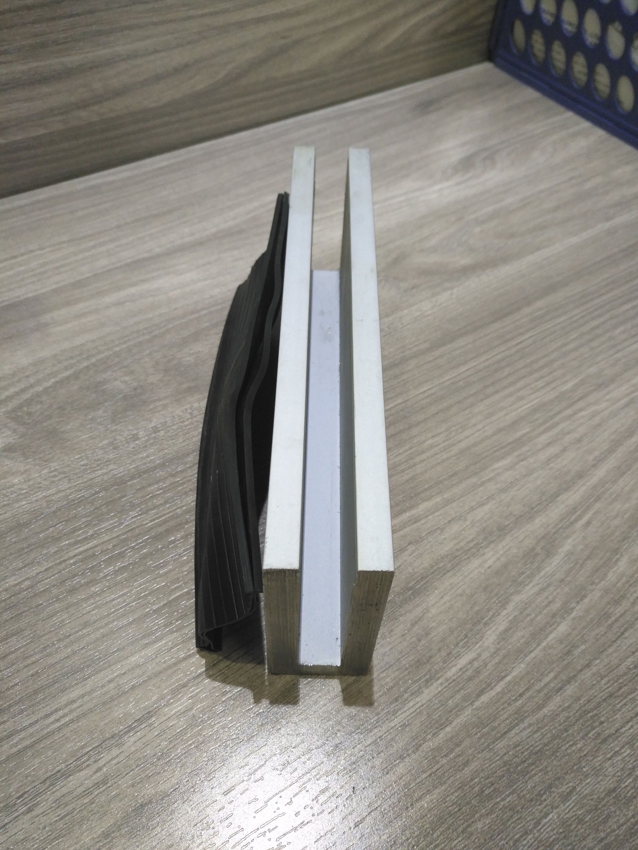 Aluminum u channel modern design for balcony railing pool fencing